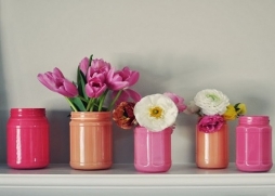 Создаем яркие вазочки для цветов