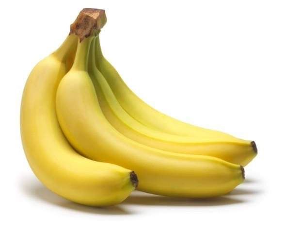 Подкормим растения бананами.