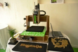 3D-принтер, печатающий травой.