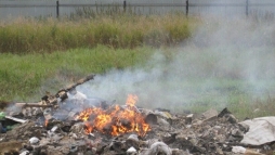 ​Как правильно сжигать мусор на участке