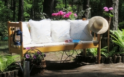 Садовая скамейка из старой кровати – пошаговый мастер-класс с фото