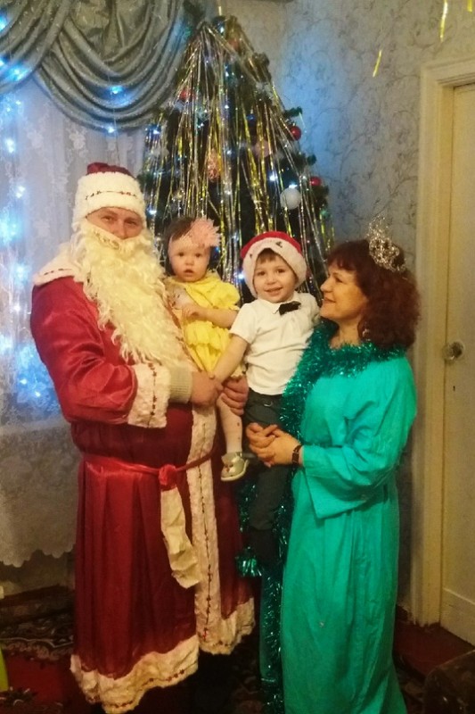 А к вам приходил Дед Мороз со Снегурочкой?)))